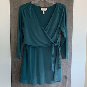 Jessica Simpson nursing wrap top